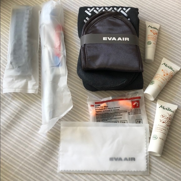 RIMOWA Travel Amenity Case -Eva Air - Picture 2 of 8